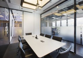 辦公室裝修踢腳線應(yīng)該怎么選？