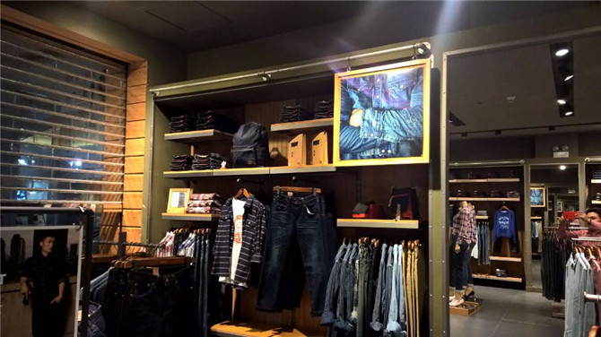 服裝店面裝修設(shè)計(jì)